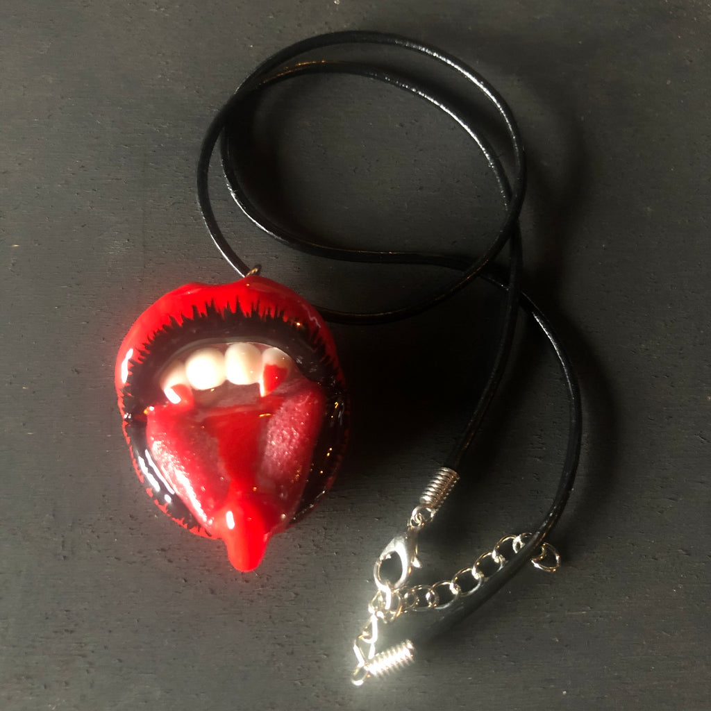 Vampire Lips Shiny Pendant Necklace