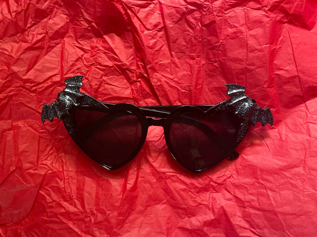 Daywalker Sunglasses - Bat Heart