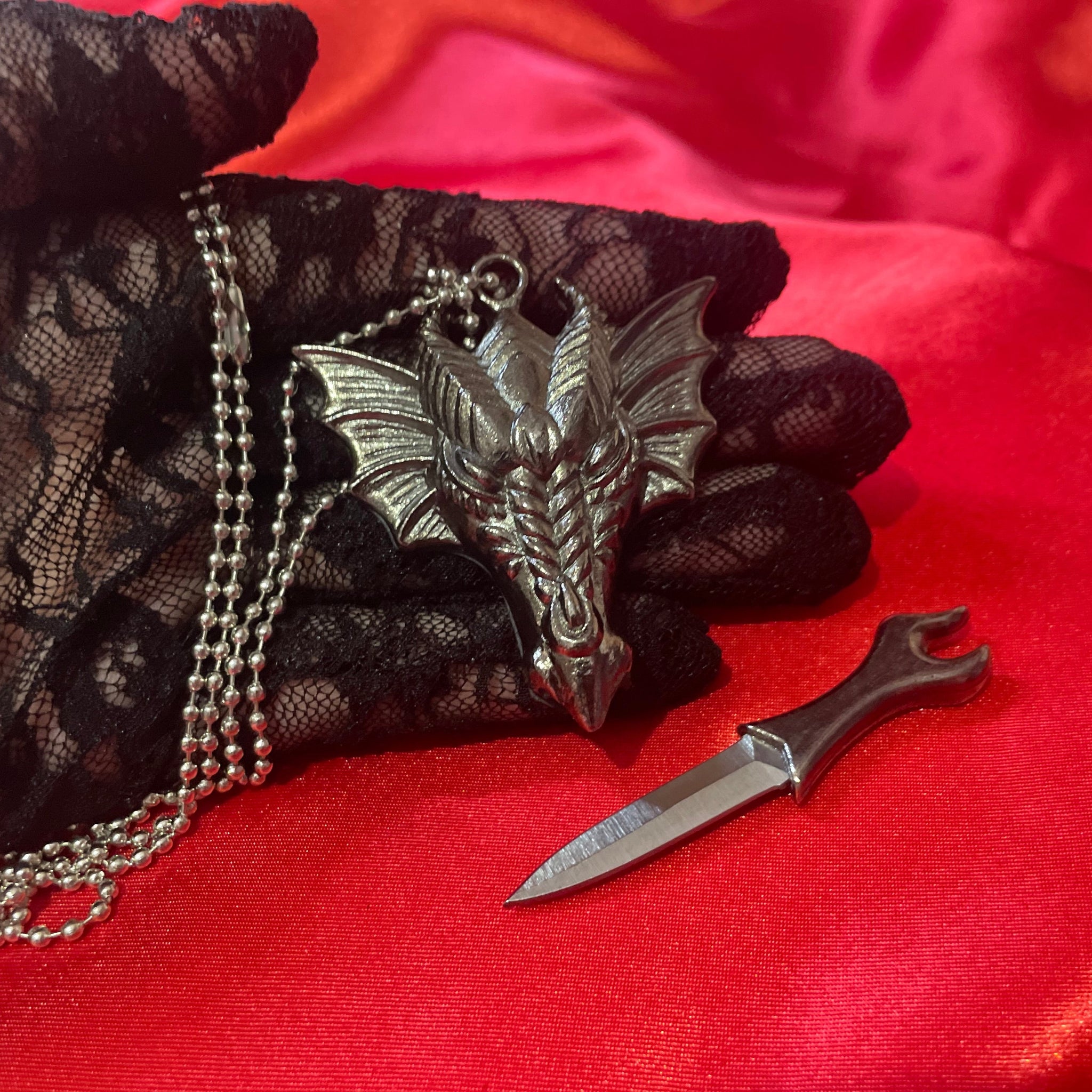 Dragon Dagger Athame Necklace – Boutique du Vampyre