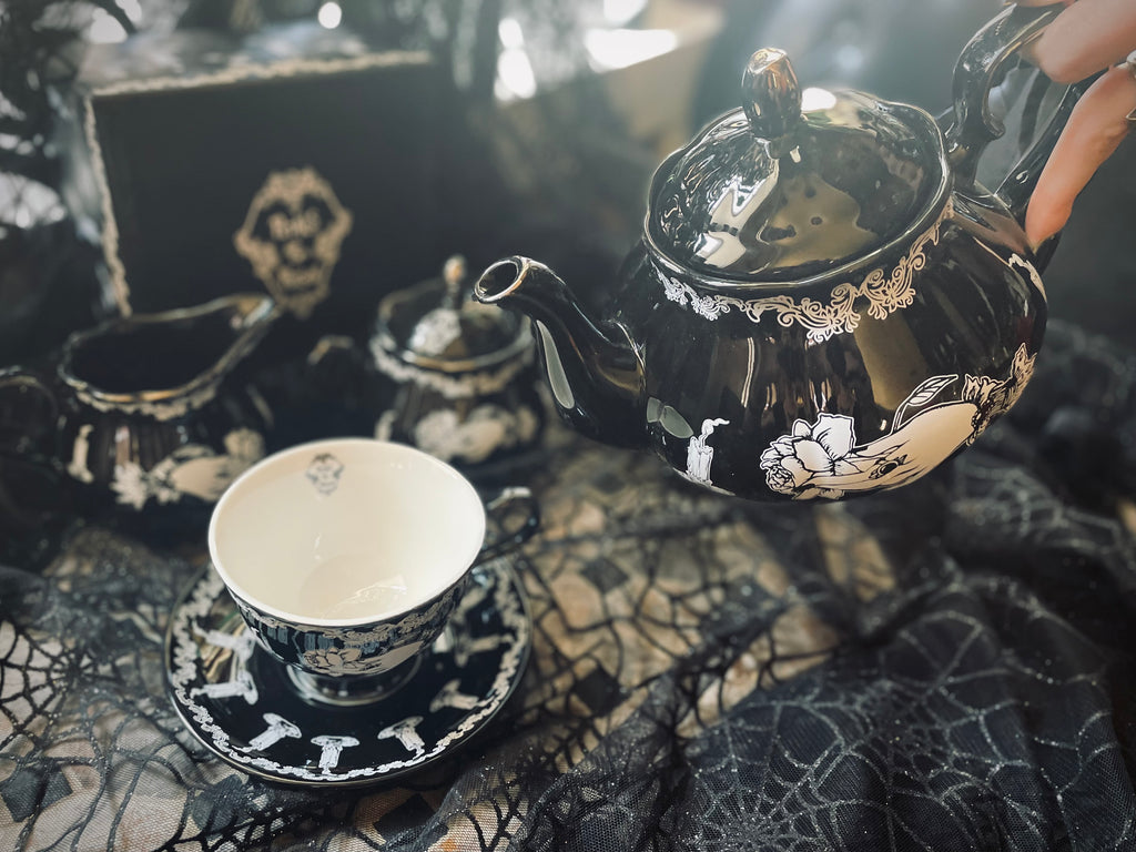 Lucerna Tea Set Food & Drink – Boutique du Vampyre