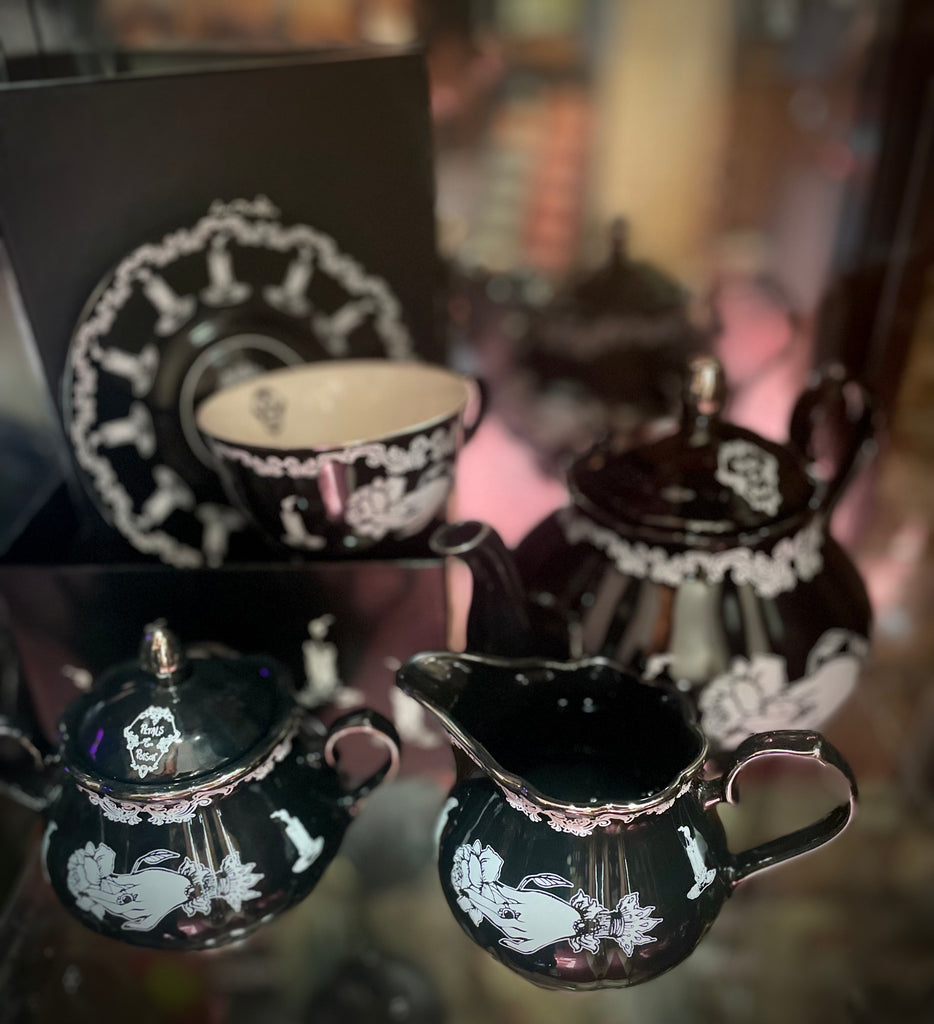 Lucerna Tea Set Food & Drink – Boutique du Vampyre