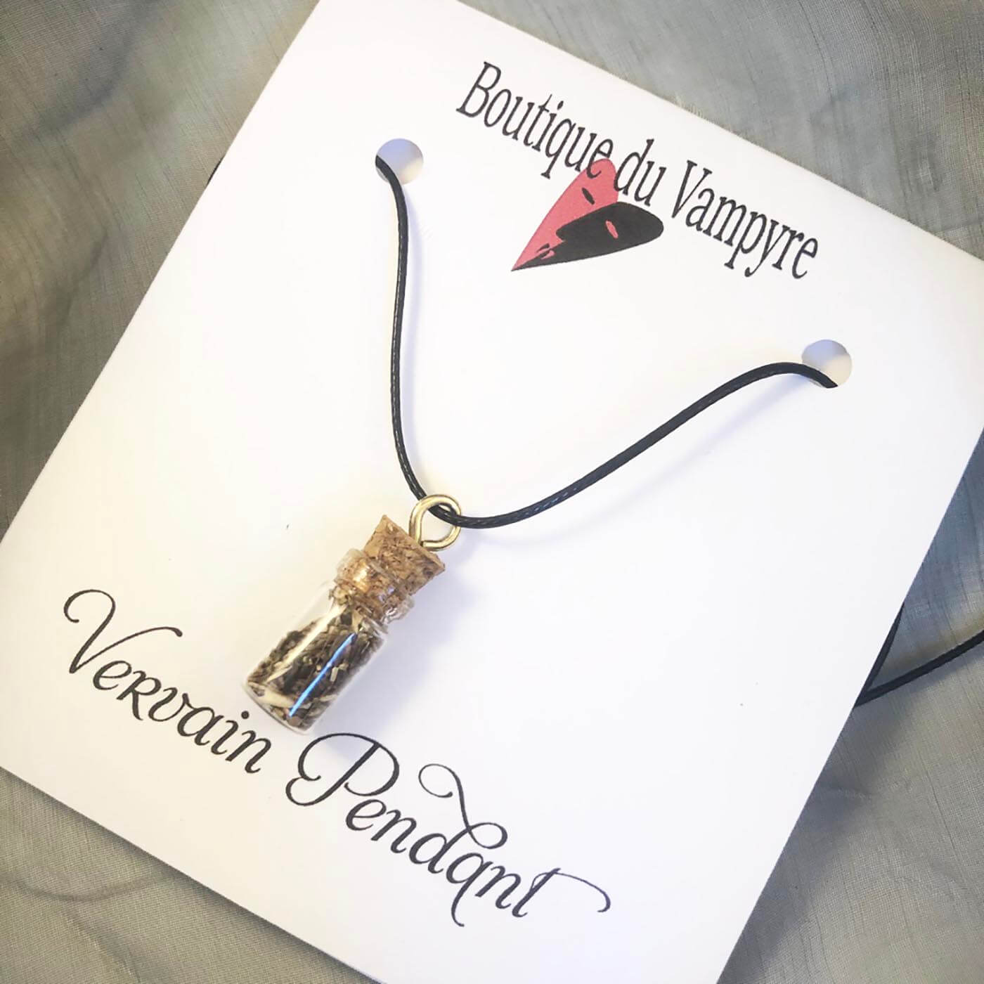 Spooky Blood Vial Necklace! Looks like real blood! – HottestTrendsPrint