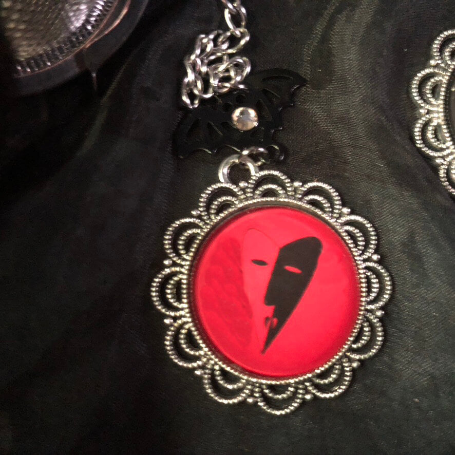 Tea Strainer - Boutique du Vampyre