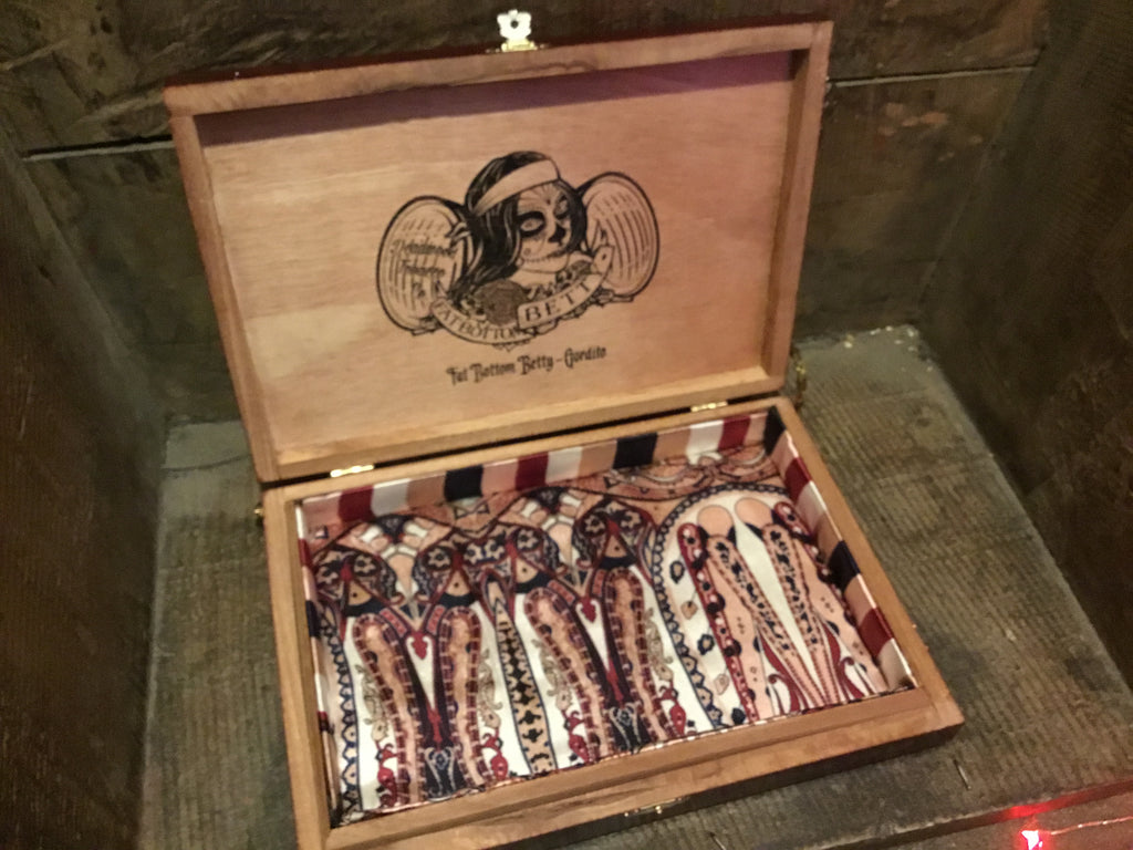Spooky Cigar-box Purse