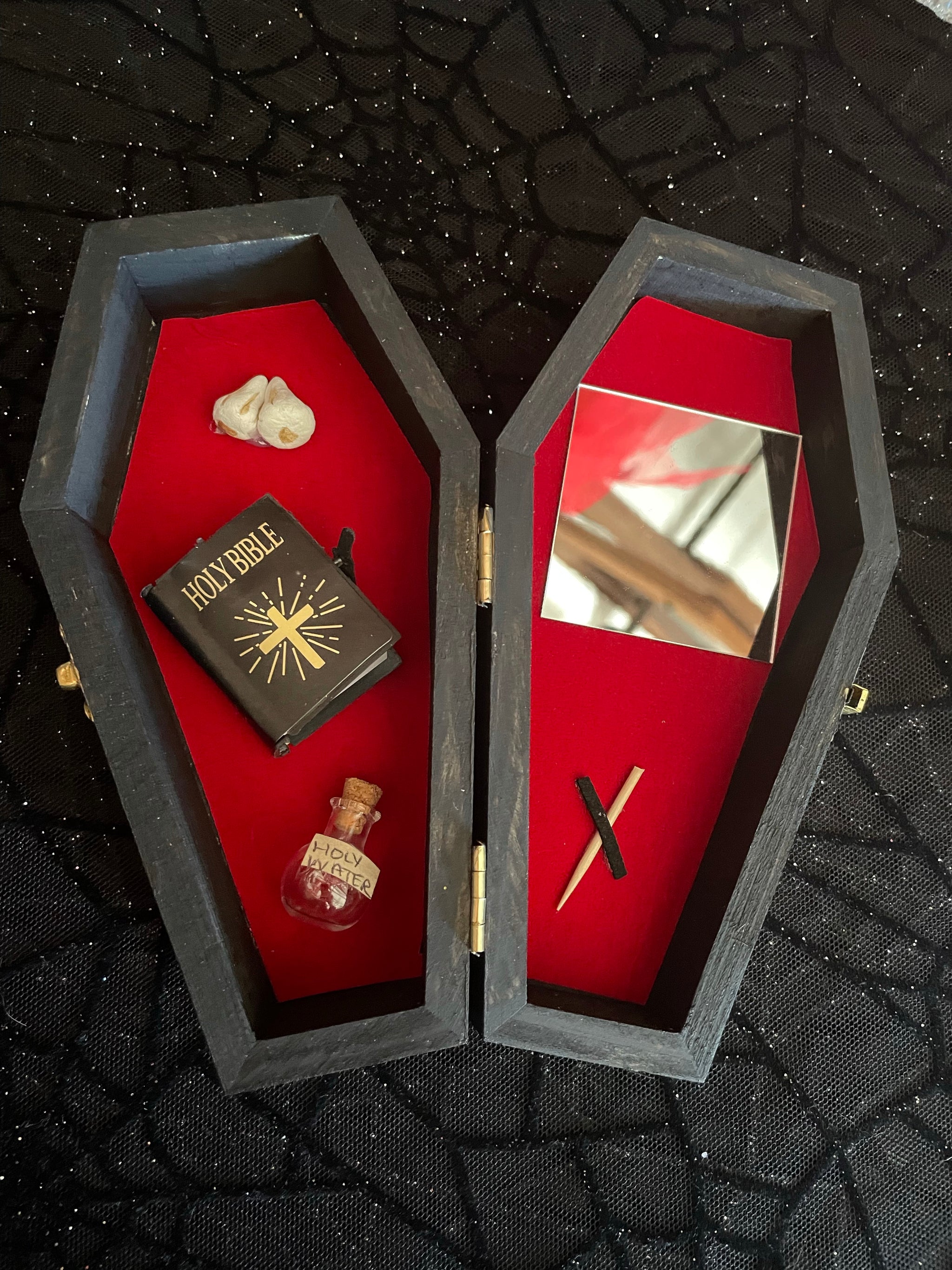 Vampire Hunting Kit - Mini – Boutique du Vampyre